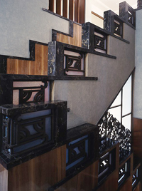 図3：中央階段の装飾部分