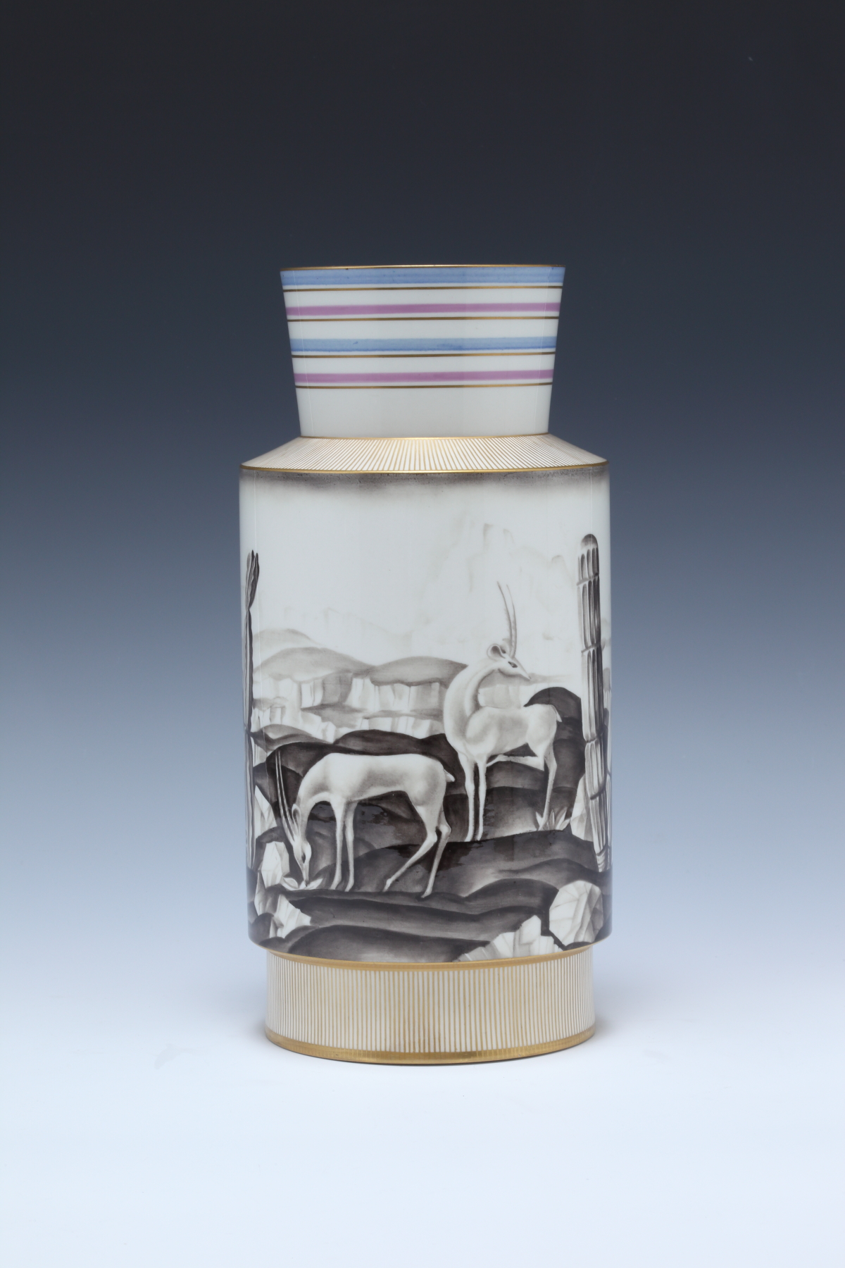 form designer: Anne-Marie FONTAINE, manufactory: Sèvres manufactory, Vase, Anne-Marie FONTAINE No.2, ca.1933. Collection of L'HOMME DE CHINEE