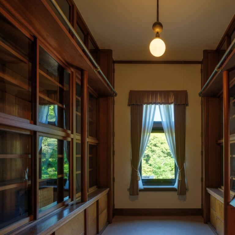 東京都庭園美術館本館　書庫