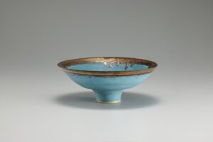 ルーシー・リー《青釉鉢》1980年頃 井内コレクション（国立工芸館寄託） 撮影：品野 塁