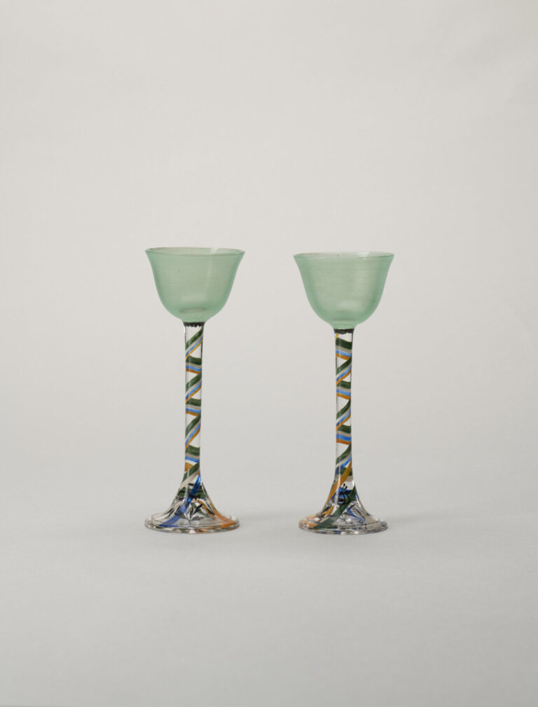 上野リチ・リックス(装飾)／ヨーゼフ・ホフマン(形)《リキュールグラス》1929年［1917年(形)／1929年(装飾)］ 京都国立近代美術館蔵