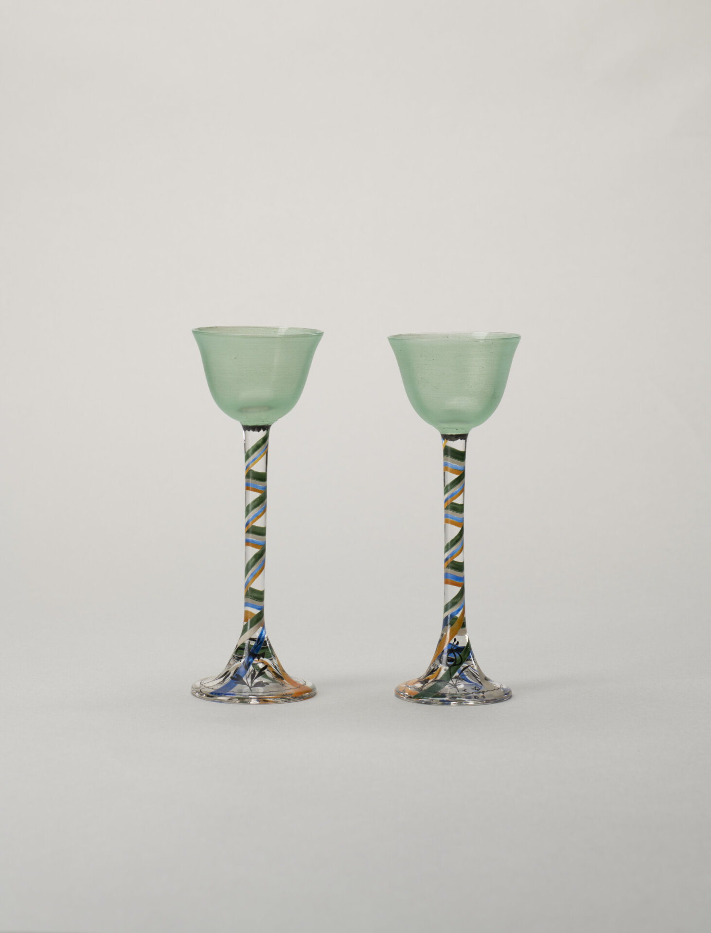 上野リチ・リックス（装飾）／ヨーゼフ・ホフマン（形）《リキュールグラス》1929年［1917年（形）／1929年（装飾）］　京都国立近代美術館蔵