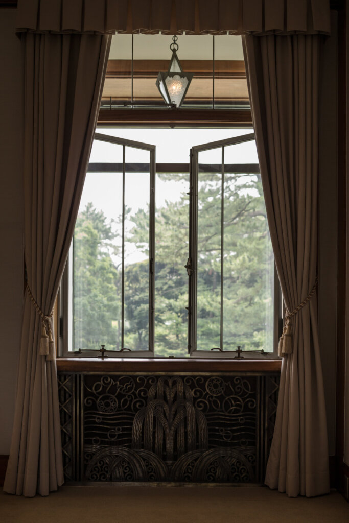 本館 殿下寝室ラジエーターカバー