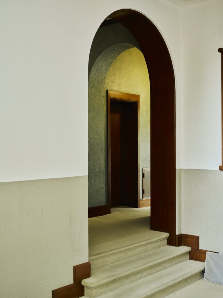 本館 姫宮寝室前階段の踊り場