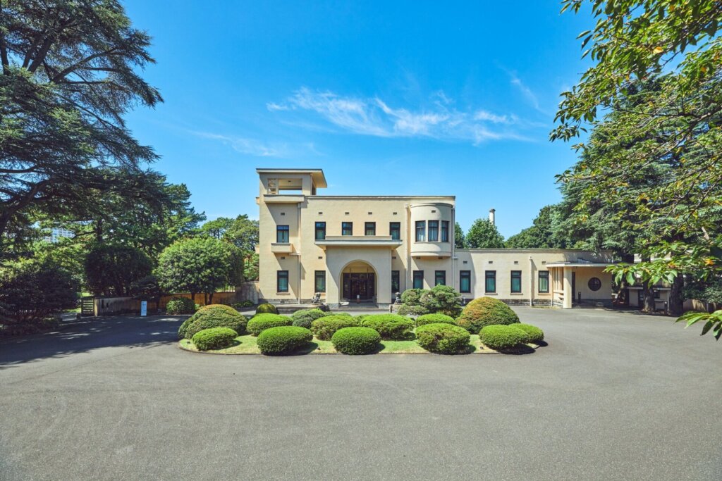 東京都庭園美術館　本館　正面外観の画像