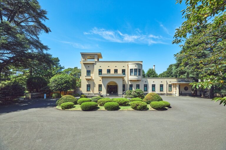 東京都庭園美術館　本館　正面外観の画像