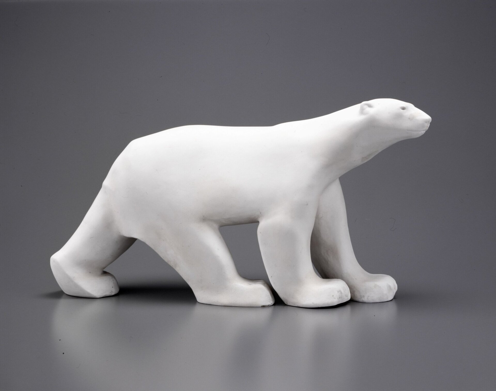 作品画像　フランソワ・ポンポン《シロクマ》1921－1924年　群馬県立館林美術館蔵