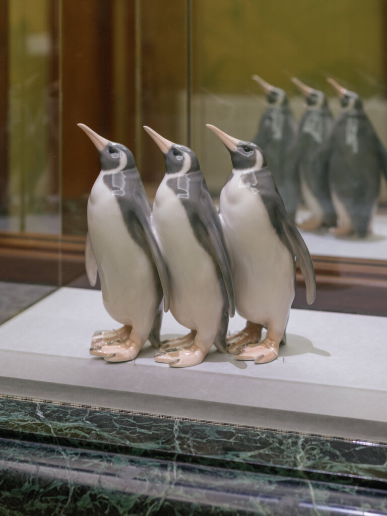 展覧会の展示作品 東京都庭園美術館蔵のペンギン